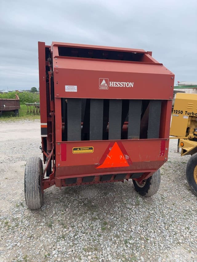 Image of Hesston 530 equipment image 2