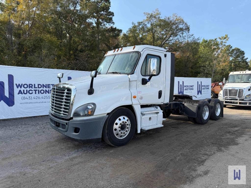 2019 Freightliner Cascadia 125 Equipment Image0