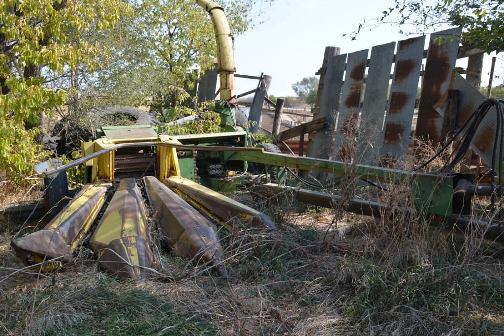 Image of John Deere 3960 Primary image