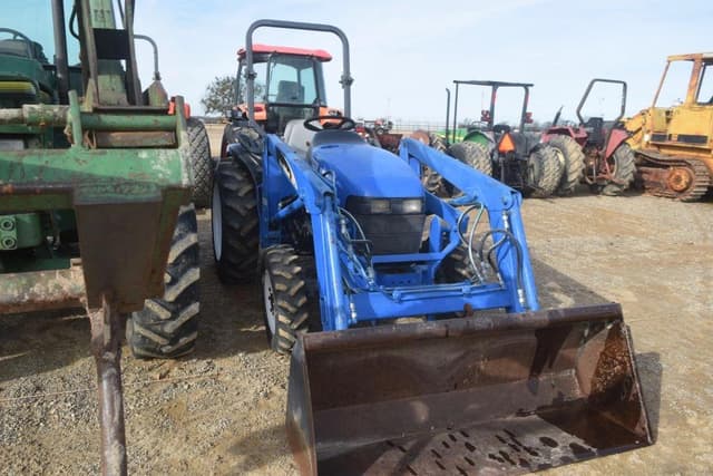Image of New Holland TC33 equipment image 4