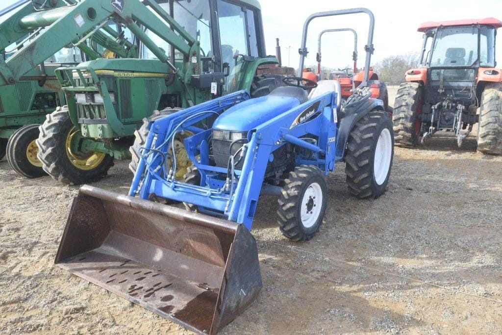 New Holland TC33 Equipment Image0