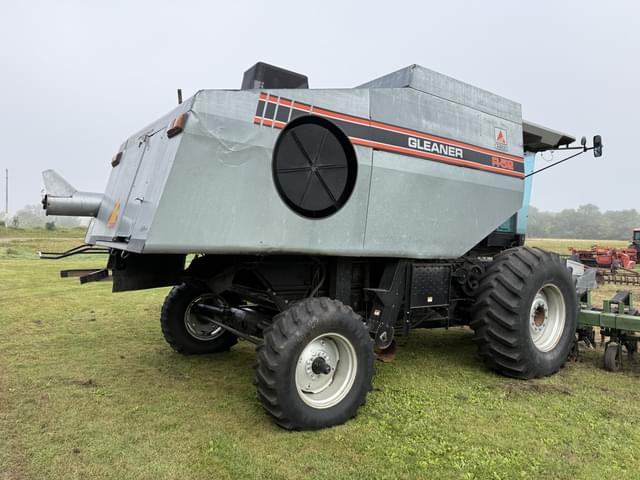 Image of Gleaner R52 equipment image 3