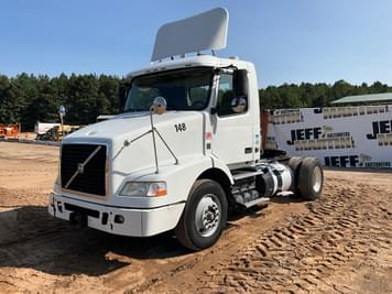 Main image Volvo VNM