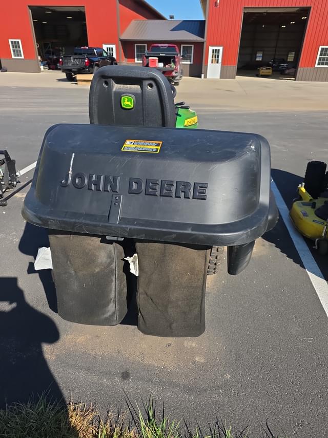 Image of John Deere X739 equipment image 3