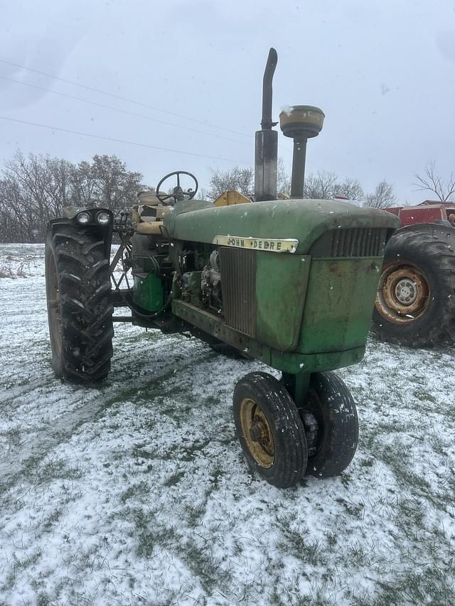 Image of John Deere 4010 equipment image 1