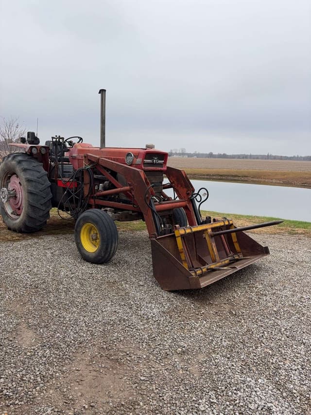 Image of Massey Ferguson 1100 equipment image 1