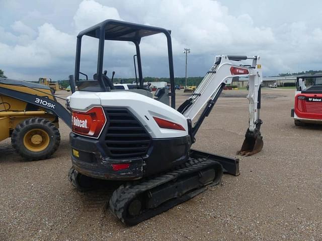 Image of Bobcat E32 equipment image 2
