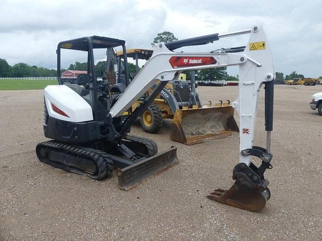 Image of Bobcat E32 equipment image 1