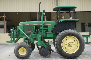 Main image John Deere 4240