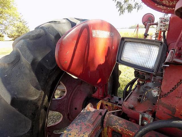 Image of Farmall 400 equipment image 3