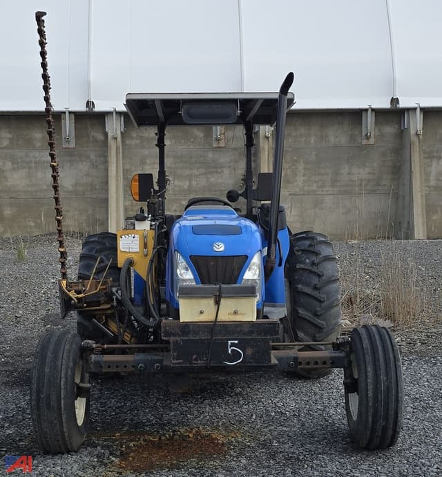 Image of New Holland TN70A equipment image 2
