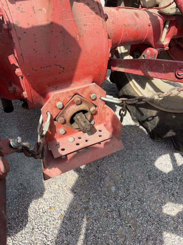 Image of Ford 601 equipment image 4