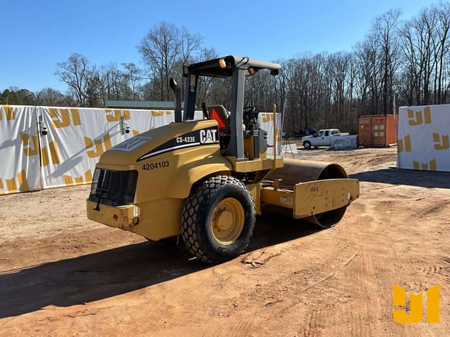 Image of Caterpillar CS-423E equipment image 4