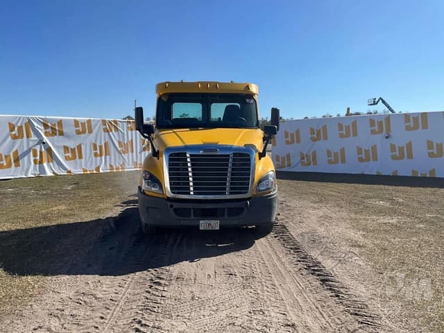 Image of Freightliner Cascadia equipment image 1