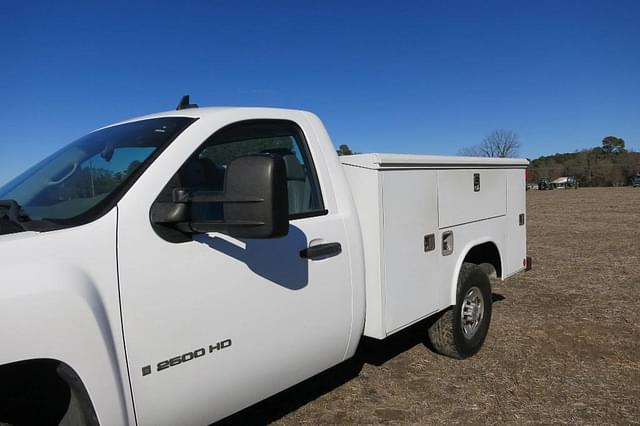 Image of Chevrolet 2500HD equipment image 3