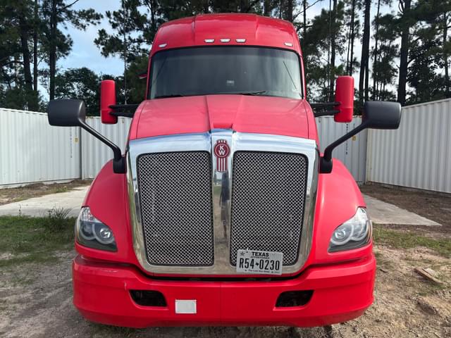 Image of Kenworth T680 equipment image 1