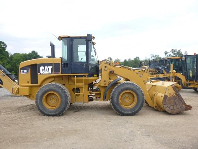 Image of Caterpillar 928G equipment image 2