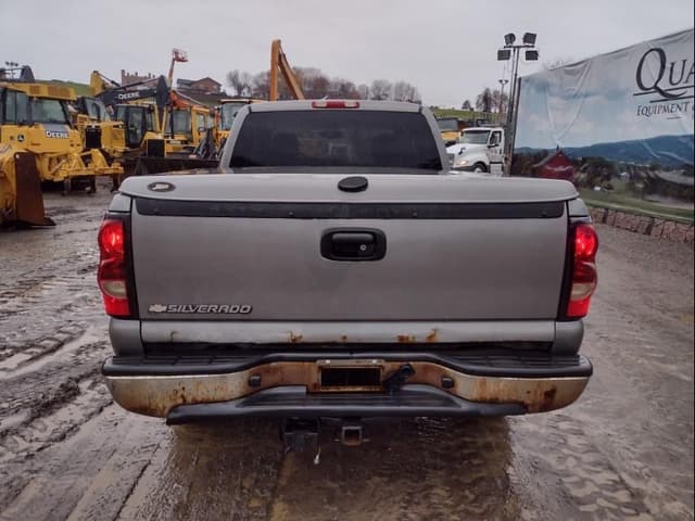 Image of Chevrolet 1500 equipment image 3