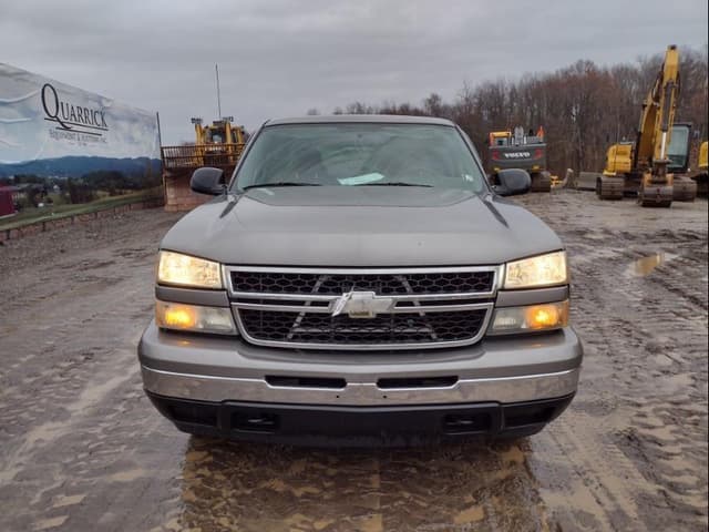 Image of Chevrolet 1500 equipment image 1