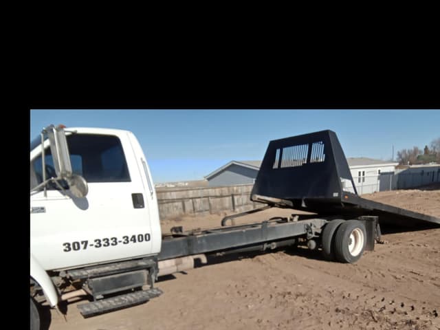 Image of Ford F-750 equipment image 1