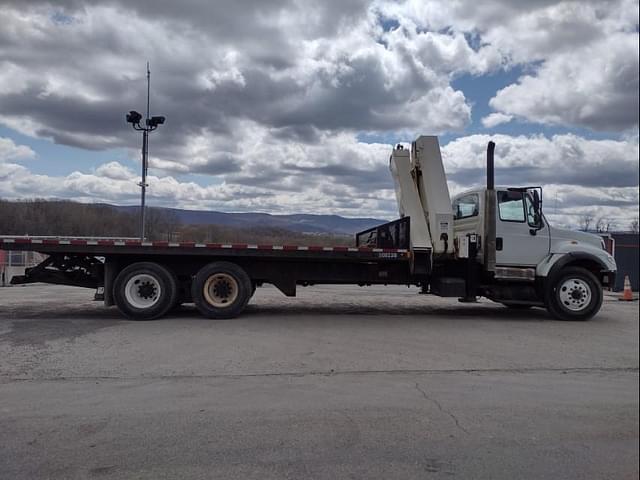 Image of International 7500 equipment image 2