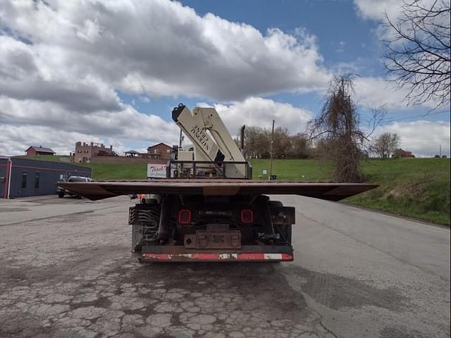 Image of International 7500 equipment image 1