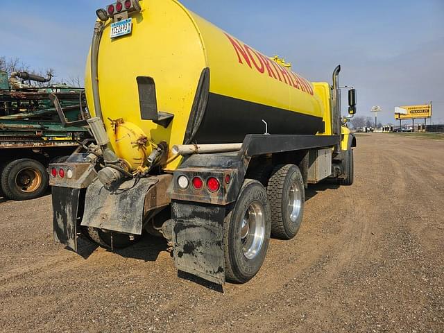 Image of International 7700 equipment image 4