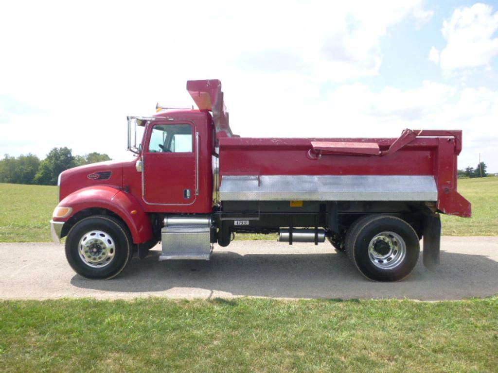 Image of Peterbilt 335 Primary image