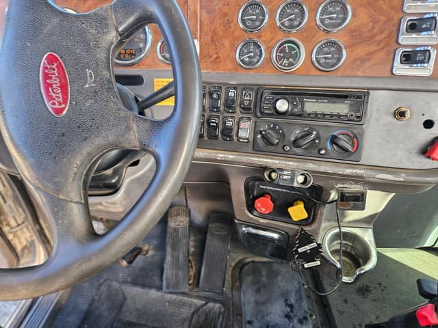 Image of Peterbilt 379 equipment image 3