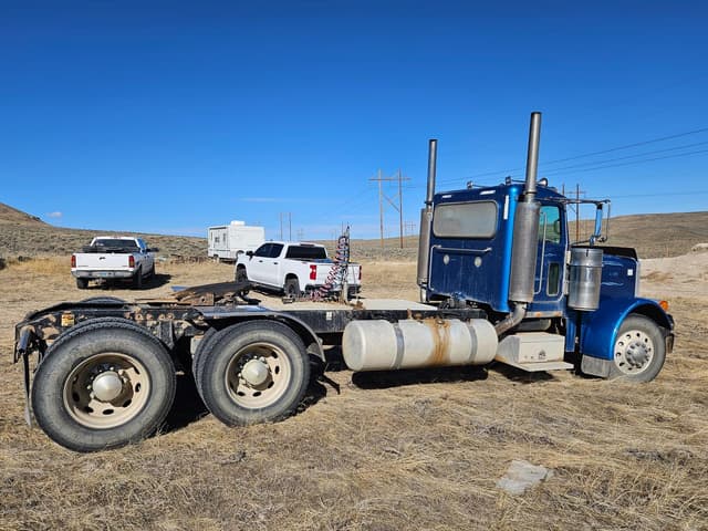 Image of Peterbilt 379 equipment image 2