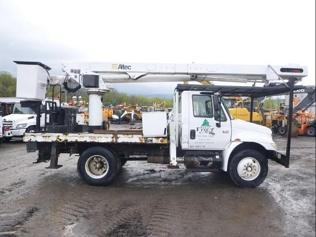 Image of International 4300 equipment image 2
