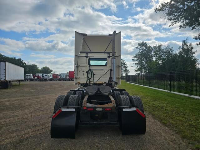 Image of Volvo VN equipment image 3
