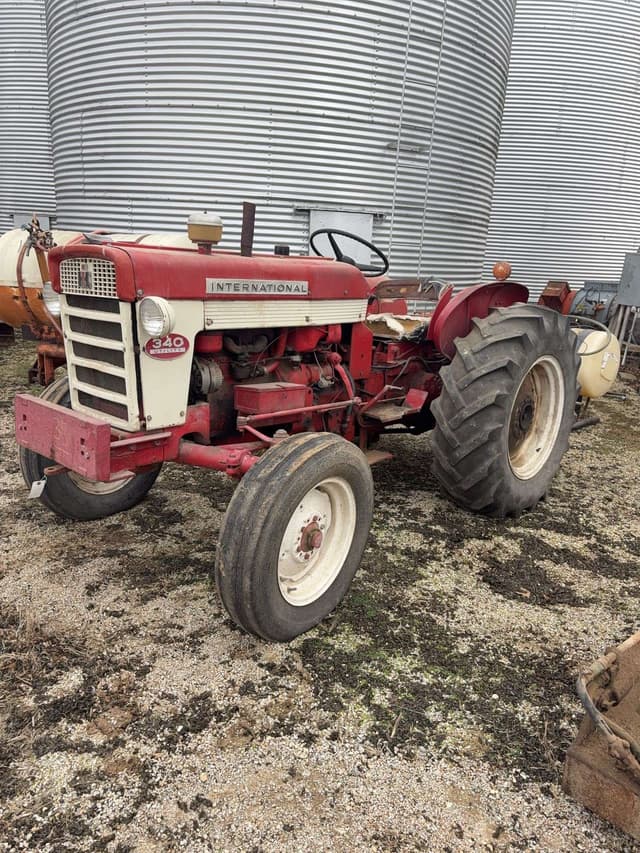 Image of International Harvester 340 equipment image 1