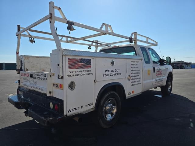 Image of Ford F-250 equipment image 2