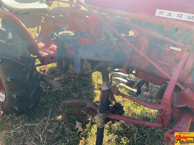 Image of Farmall 140 equipment image 3