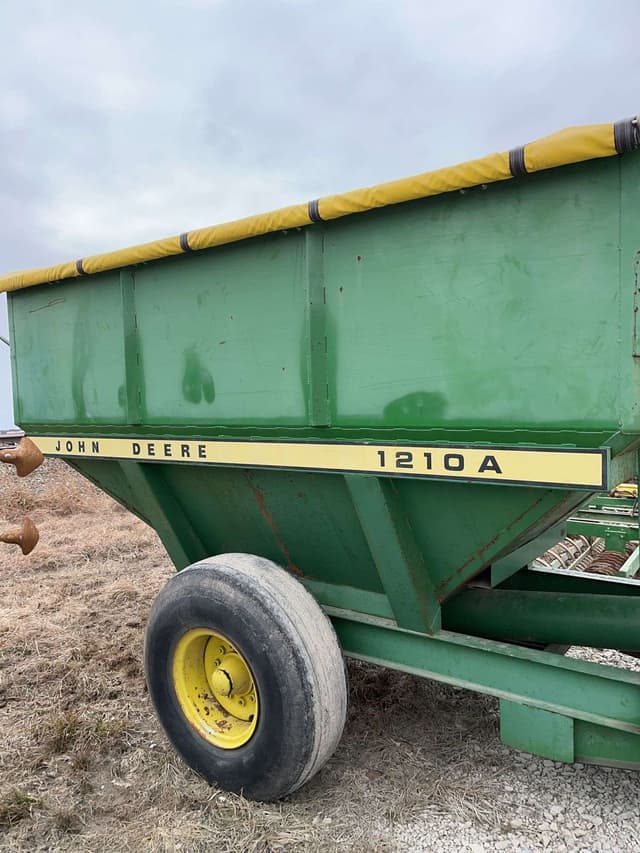 Image of John Deere 1210A equipment image 3