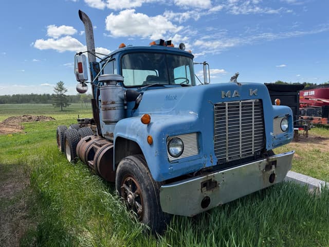 Image of Mack R686ST equipment image 2
