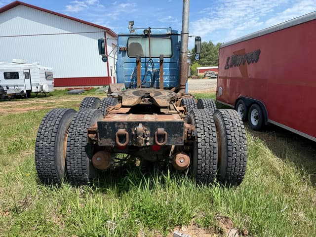 Image of Mack R686ST equipment image 4