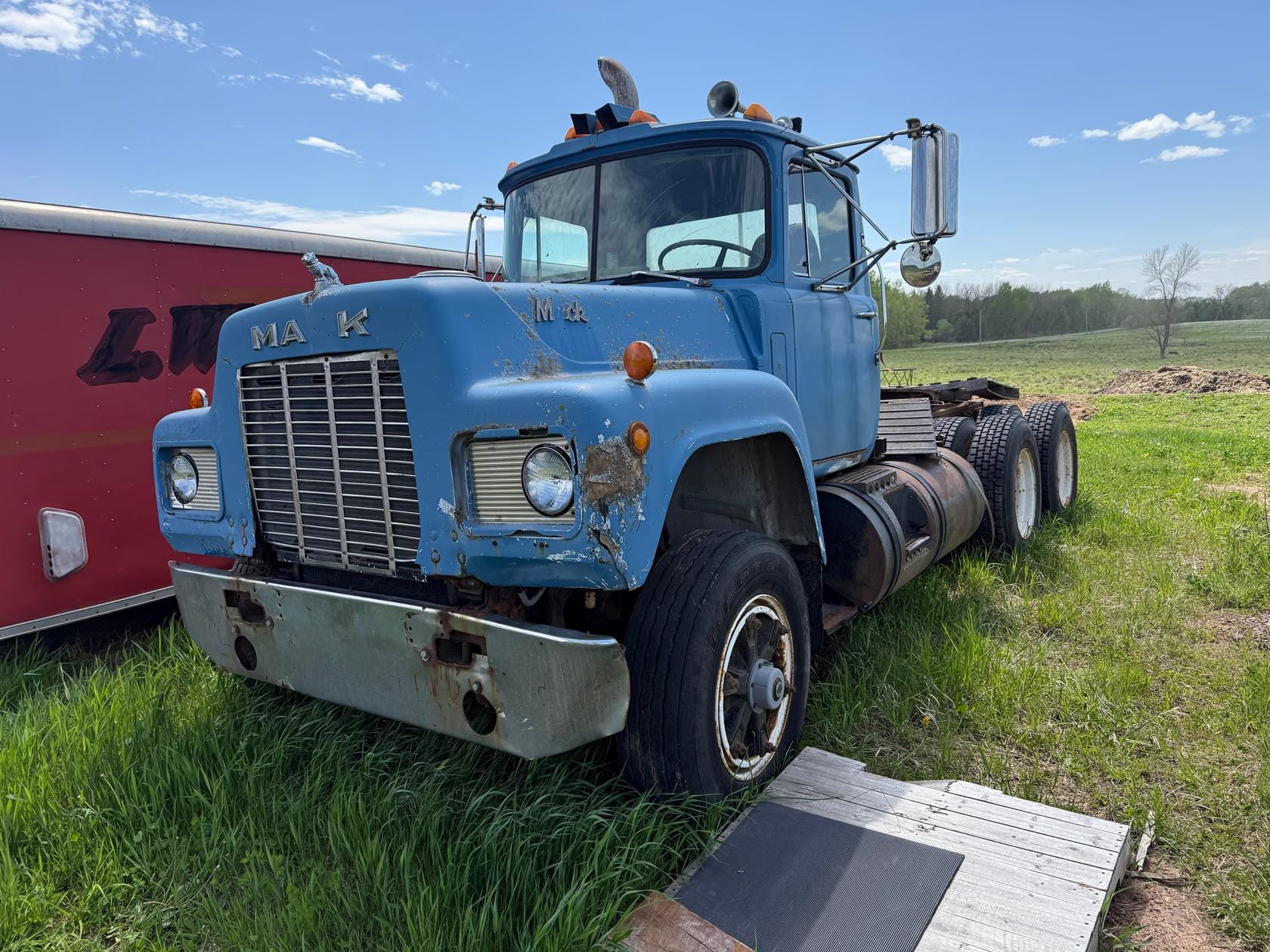 1984 Mack R686ST Equipment Image0