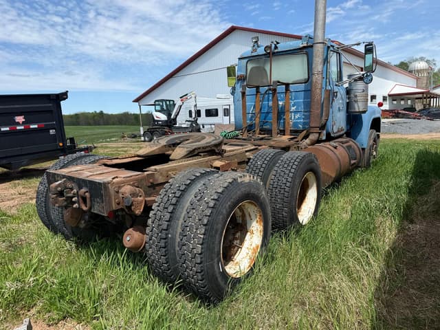 Image of Mack R686ST equipment image 3