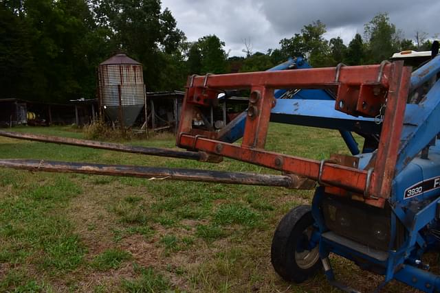 Image of Ford 3930 equipment image 3