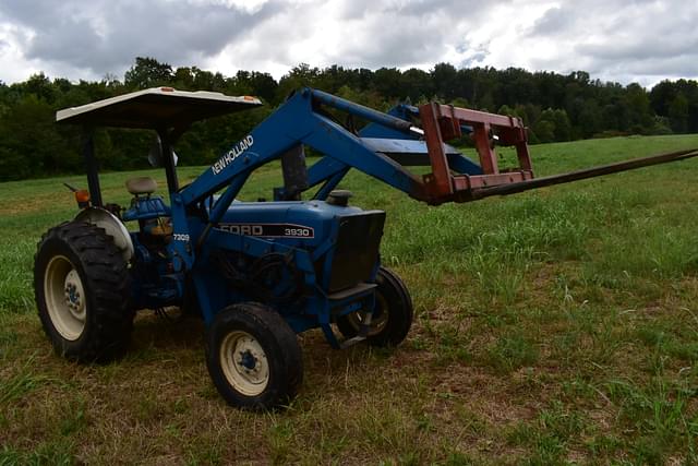 Image of Ford 3930 equipment image 1