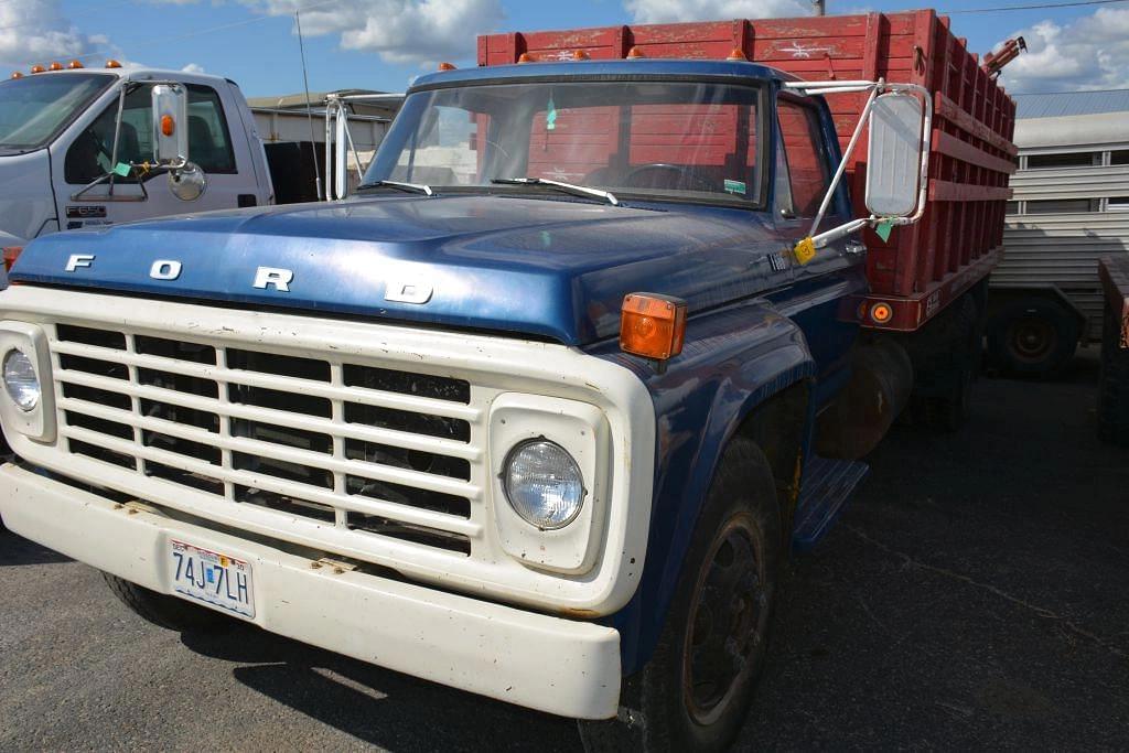 Image of Ford F-600 Primary image