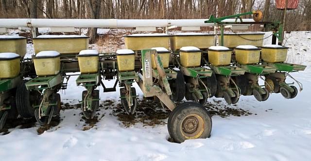 Image of John Deere 7000 equipment image 2