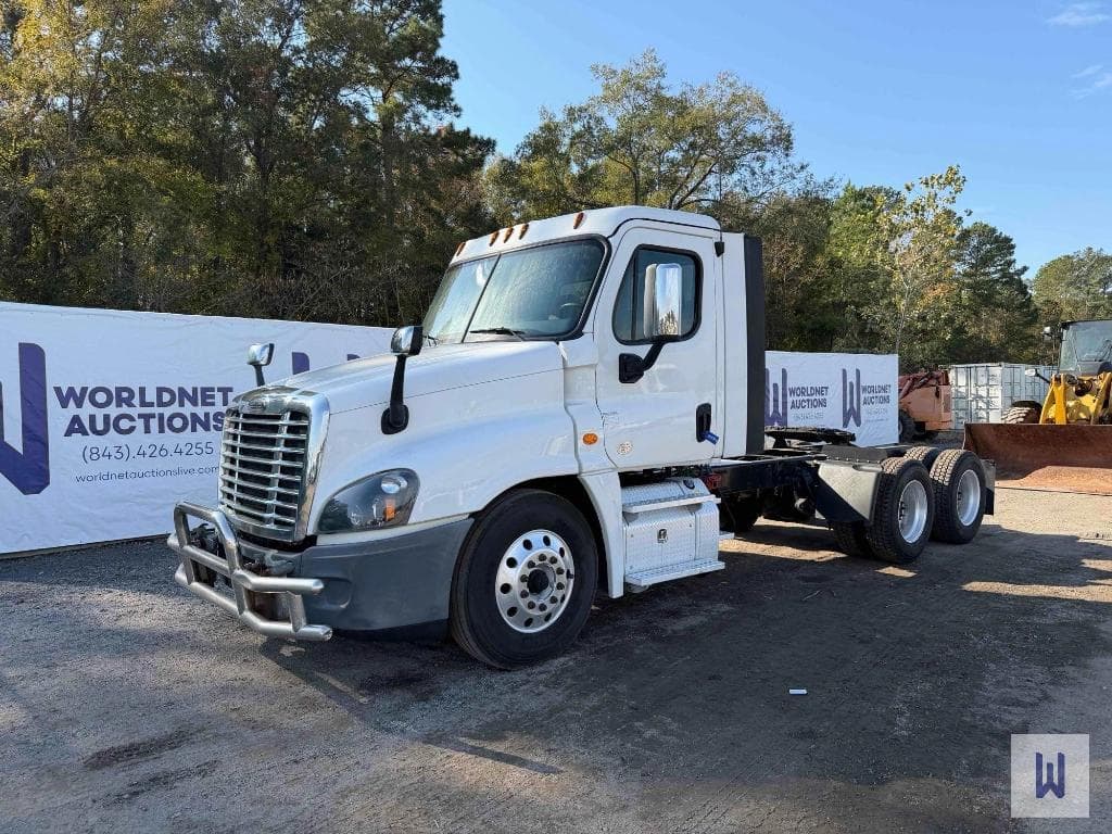 Image of Freightliner Cascadia 125 Primary image