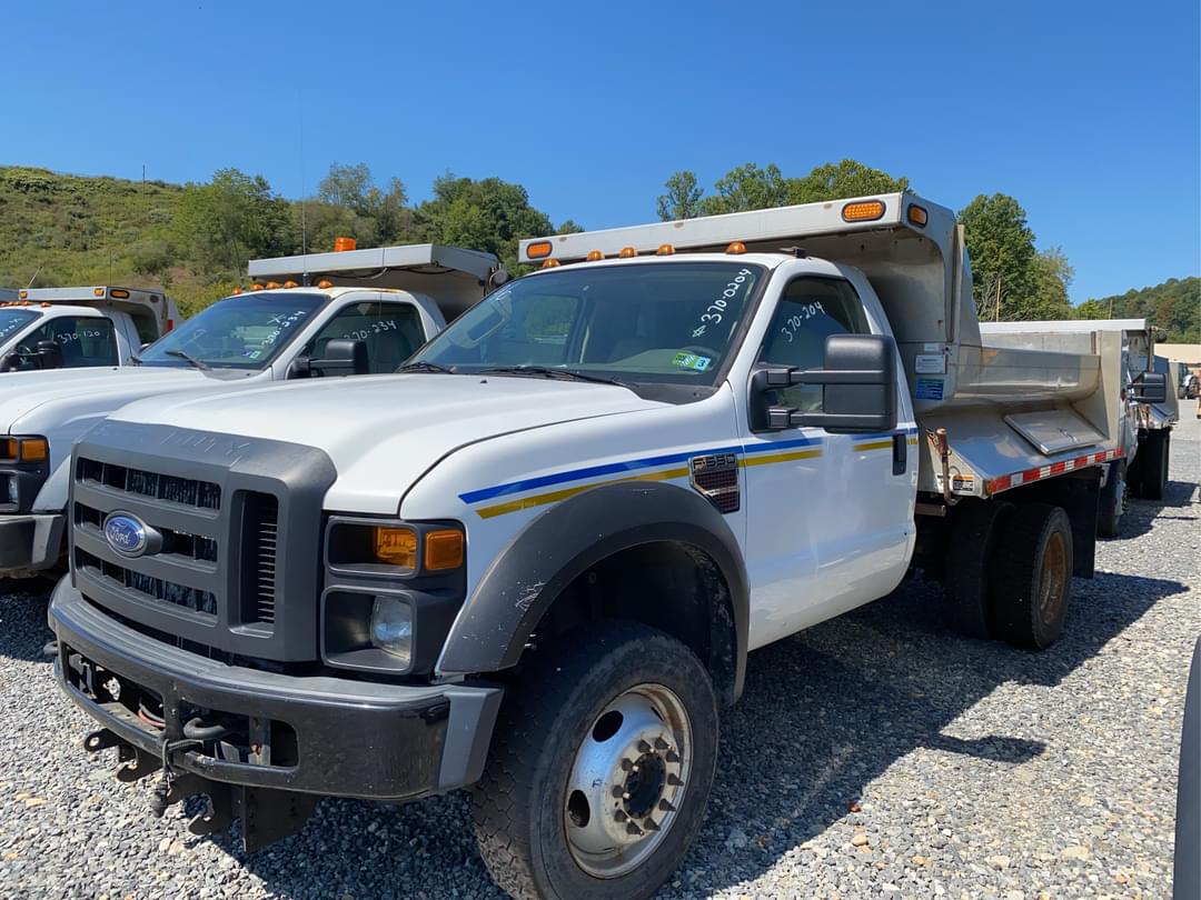 Image of Ford F-550 Primary image