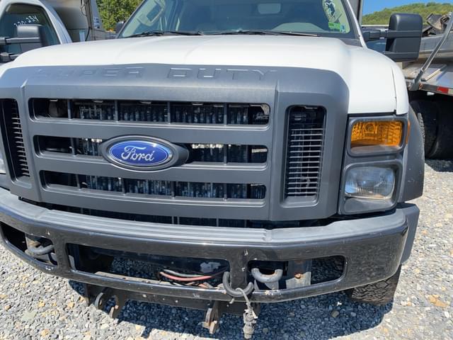 Image of Ford F-550 equipment image 1
