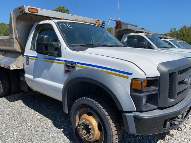 Image of Ford F-550 equipment image 4