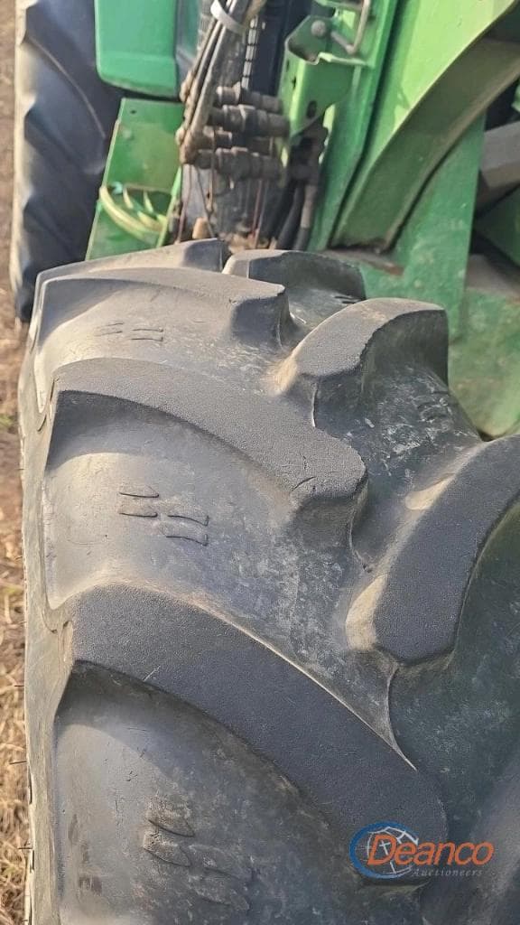 Image of John Deere 6420 equipment image 4