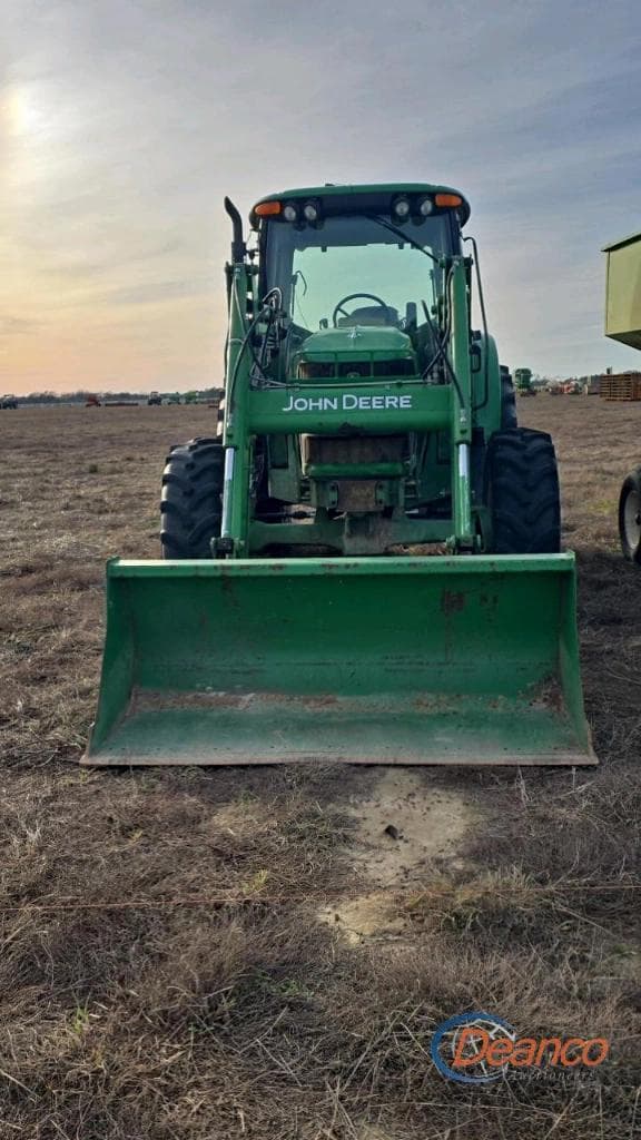Image of John Deere 6420 equipment image 1